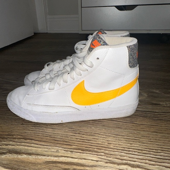 Nike Shoes - Nike Blazer Mid 77 Vintage GS Space Hippie
